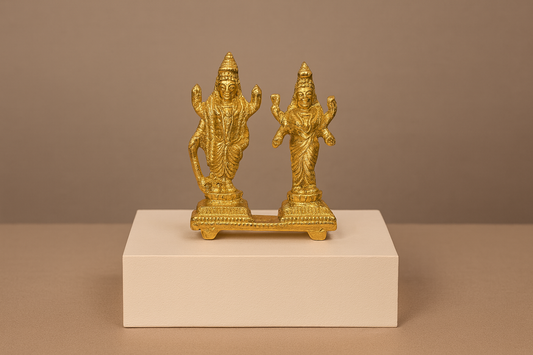 दिव्य लक्ष्मी नारायण की पीतल की मूर्ति - समृद्धि और सुरक्षा का प्रतीक